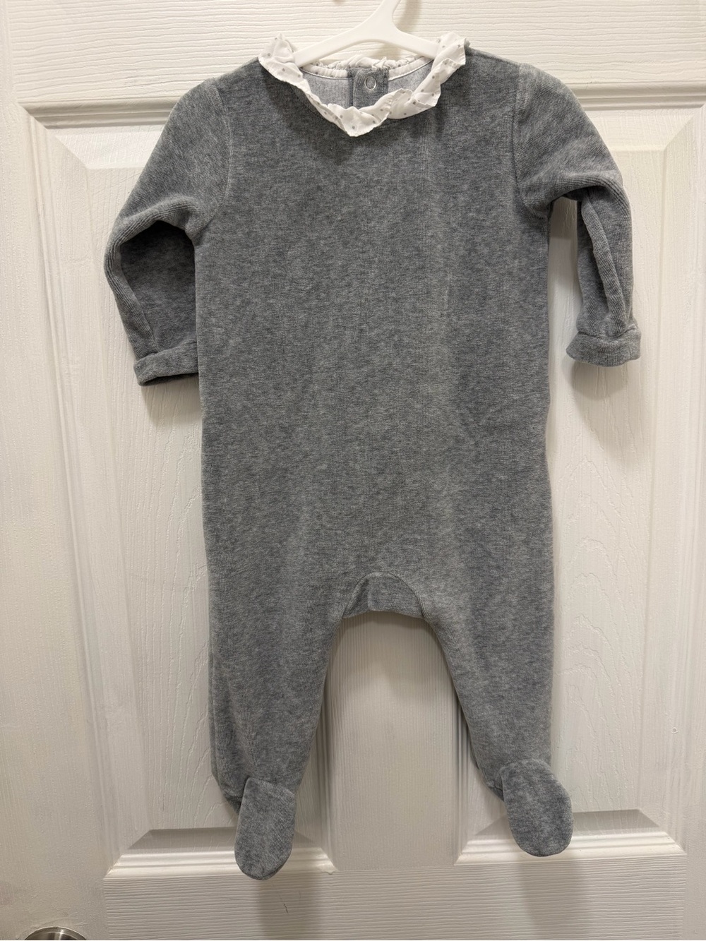 Jacadi Paris Grey Velour Footie Romper Pajamas White Ruffle Dot Collar